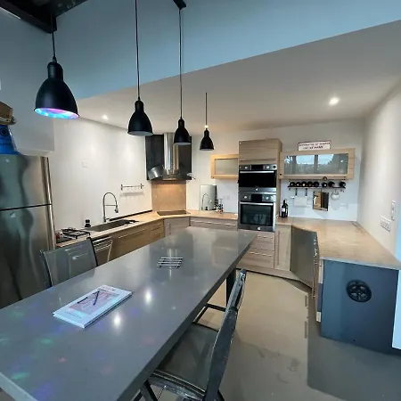 Apartment Loft Sur 2 Etages Dans Maison Individuelle *